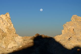 31 Moon Over Aconcagua Camp 3 Colera 5980m At Sunset.jpg